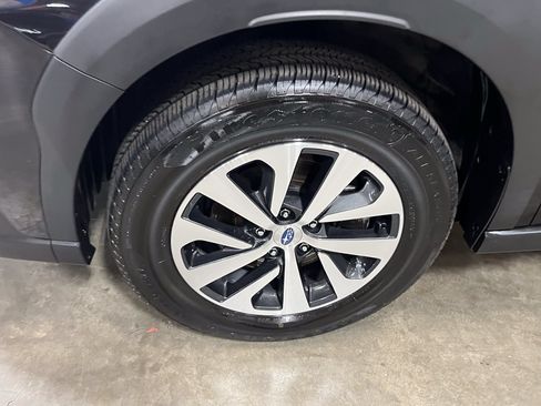 Used 2023 Subaru Outback Premium AWD/4WD image 9