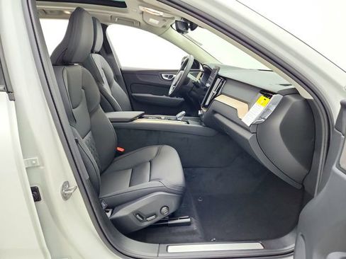 New 2026 Volvo XC60 B5 Plus w/ Climate Package PRO image 14