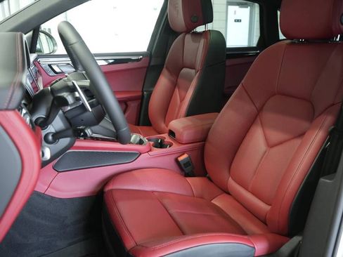 New 2025 Porsche Macan Turbo AWD/4WD image 5