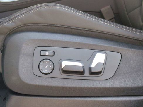 Used 2026 BMW X5 xDrive40i w/ M Sport Package image 18