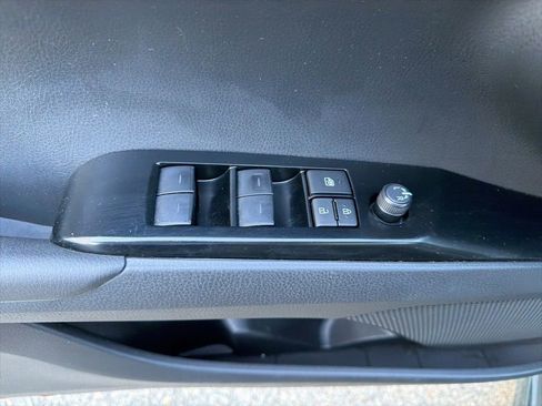 Used 2025 Toyota Camry SE AWD/4WD image 24