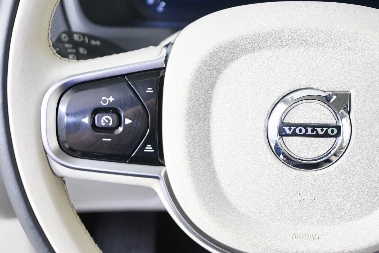 Certified 2025 Volvo XC90 T8 Ultra w/ Protection Package Premier AWD/4WD image 10