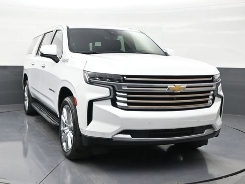 Used 2024 Chevrolet Suburban High Country w/ Advanced Technology Package RWD image 7