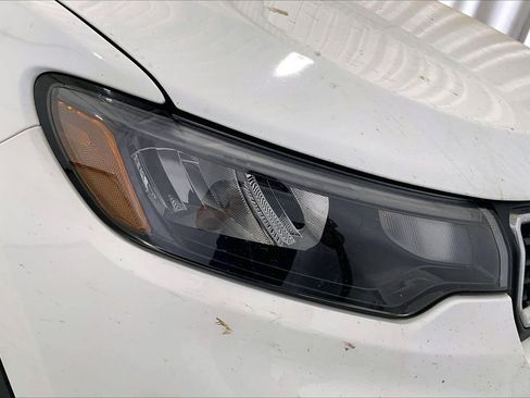 Used 2025 Jeep Compass Sport image 12