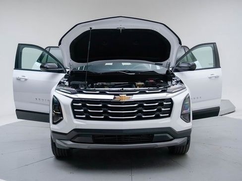 New 2026 Chevrolet Equinox LT w/ Convenience Package II image 17