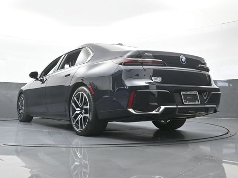 Used 2025 BMW 740i xDrive AWD/4WD image 67
