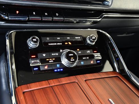 Used 2023 Lincoln Navigator L Reserve AWD/4WD image 33