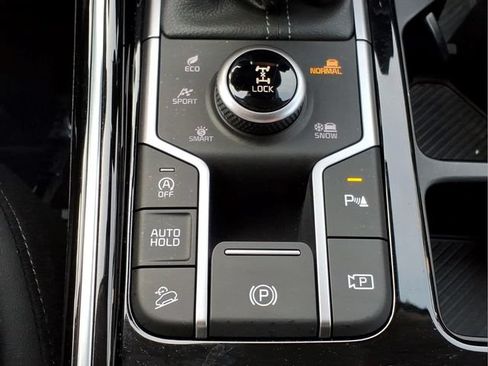 Used 2025 Kia Sorento SX AWD/4WD image 24