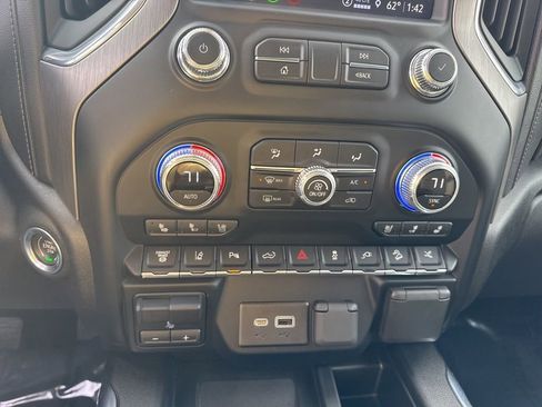 Used 2022 GMC Sierra 2500 Denali AWD/4WD image 31