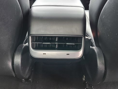 Used 2021 Tesla Model 3 Standard Range Plus image 21