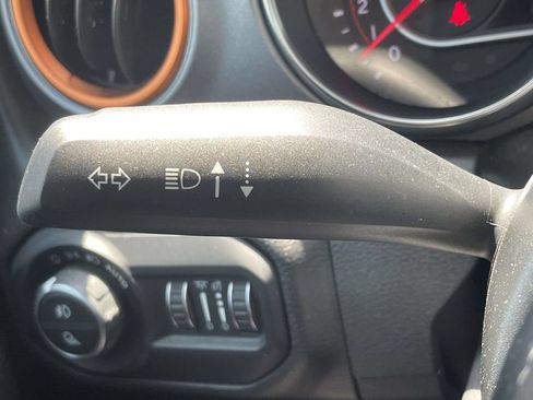 Used 2022 Jeep Gladiator Mojave w/ Cold Weather Group AWD/4WD image 31