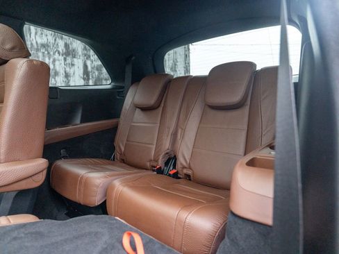 Used 2024 Mercedes-Benz GLS 450 4MATIC image 36