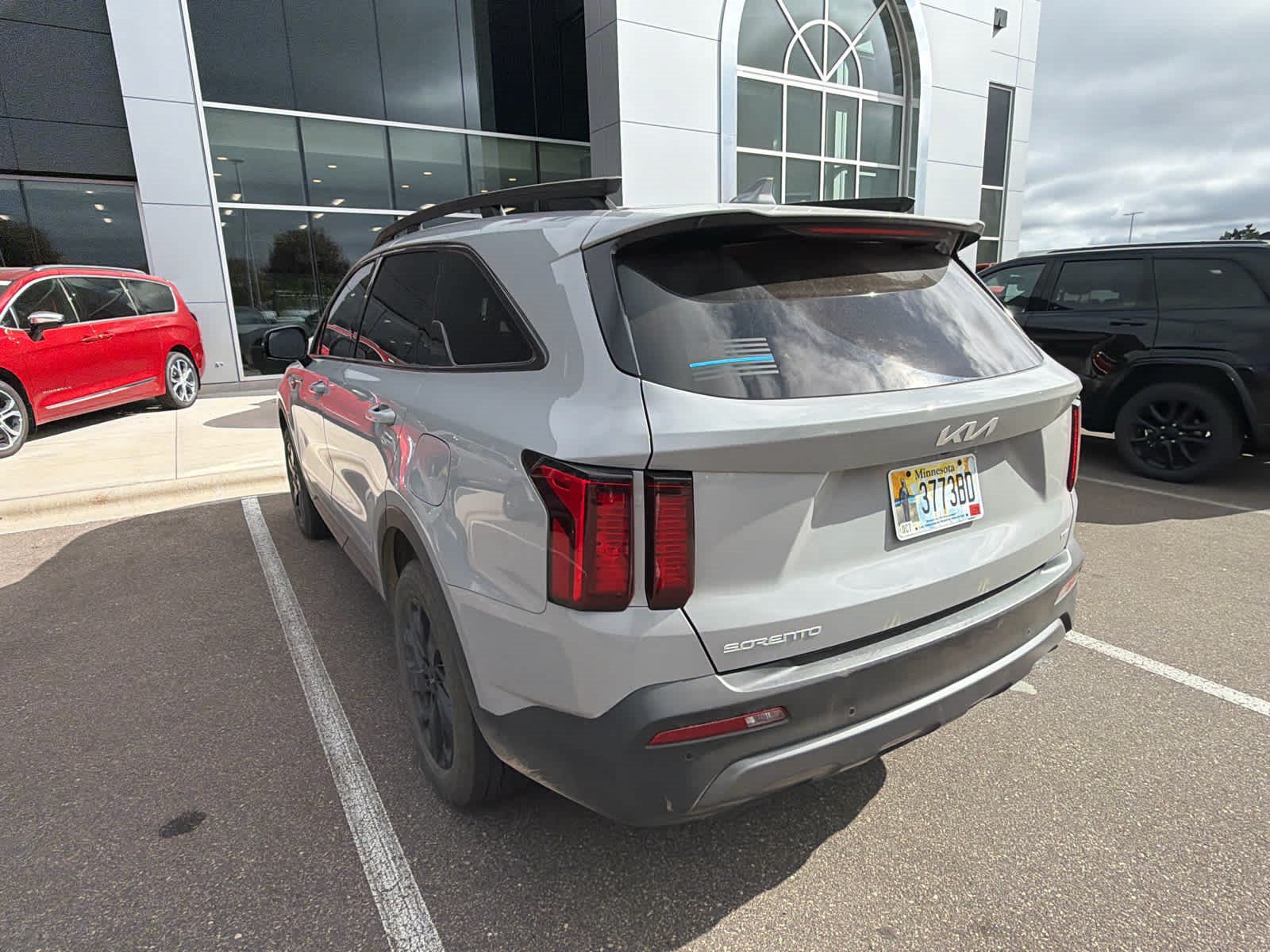 Used 2023 Kia Sorento S w/ Panoramic Sunroof Package AWD/4WD image 6