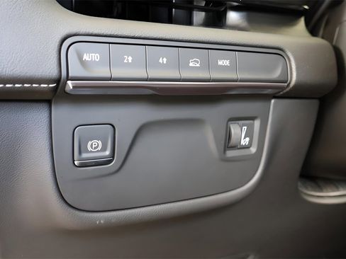 Certified 2024 Cadillac Escalade ESV Premium Luxury image 18