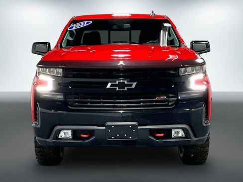 Used 2021 Chevrolet Silverado 1500 LT Trail Boss w/ Convenience Package II AWD/4WD image 2