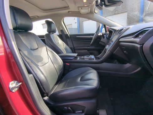 Used 2019 Ford Fusion Titanium image 28