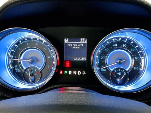 Used 2011 Chrysler 300 Limited image 16