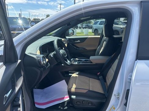 New 2026 Chevrolet Equinox ACTIV w/ Convenience Package III image 16