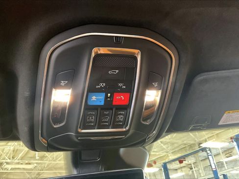 Used 2025 Jeep Grand Cherokee Summit image 35