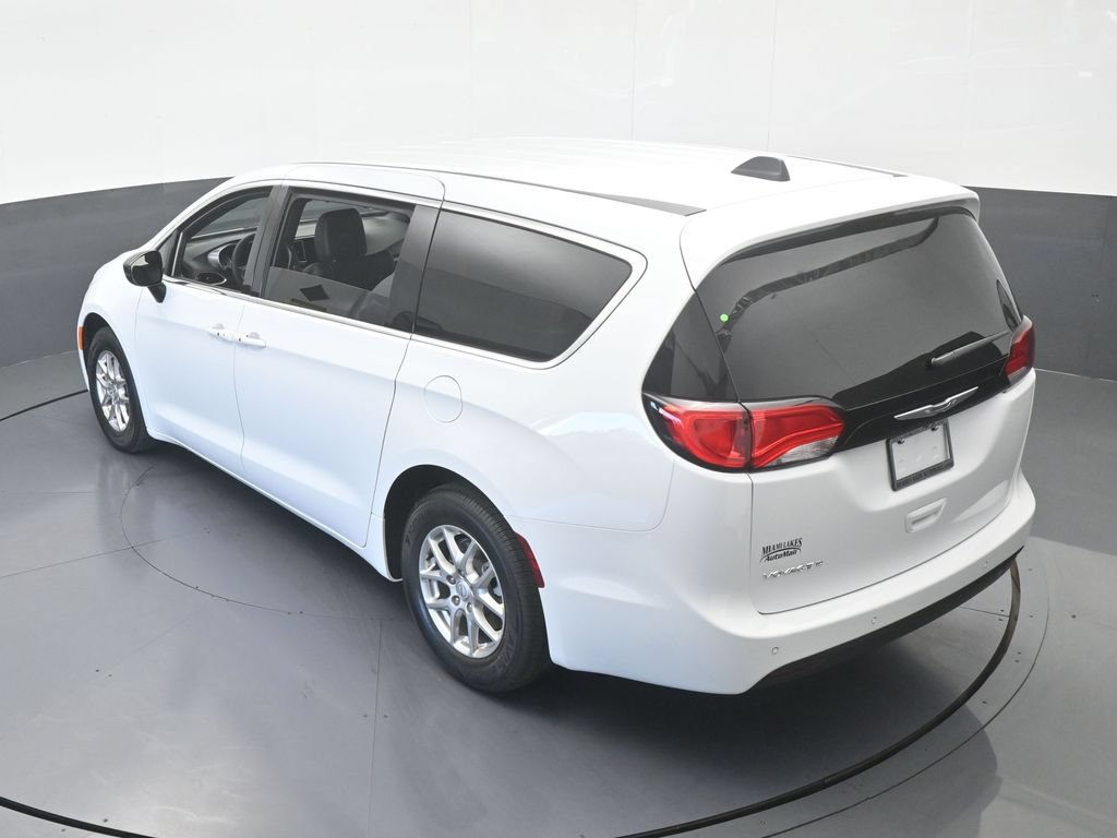 New 2026 Chrysler Voyager LX FWD image 45