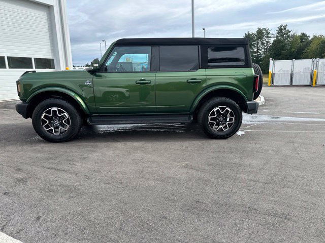Used 2025 Ford Bronco Outer Banks AWD/4WD image 2