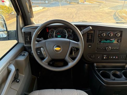 Used 2021 Chevrolet Express 3500 LT w/ LT Preferred Equipment Group image 28