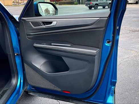 Used 2024 Volkswagen Atlas Cross Sport SE image 22