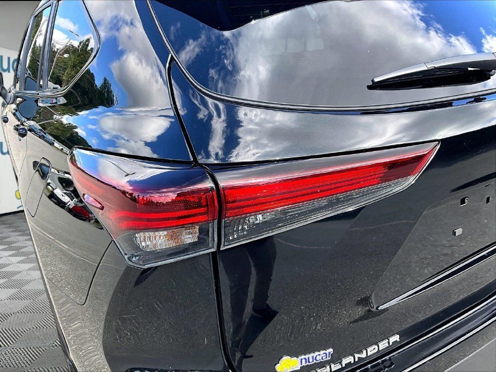 Used 2026 Toyota Highlander XLE AWD/4WD image 35