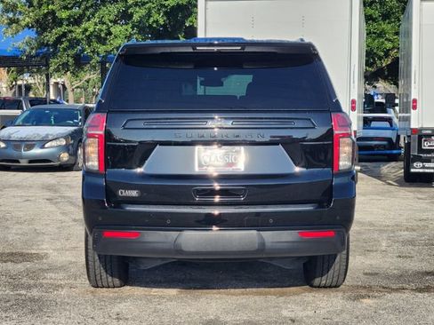 Used 2023 Chevrolet Suburban Z71 w/ Luxury Package AWD/4WD image 6