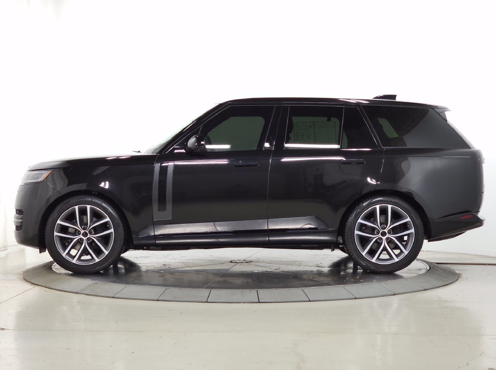 Used 2026 Land Rover Range Rover SE AWD/4WD image 2