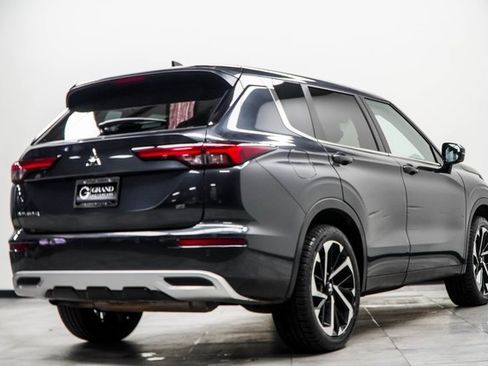 Used 2024 Mitsubishi Outlander SE image 13