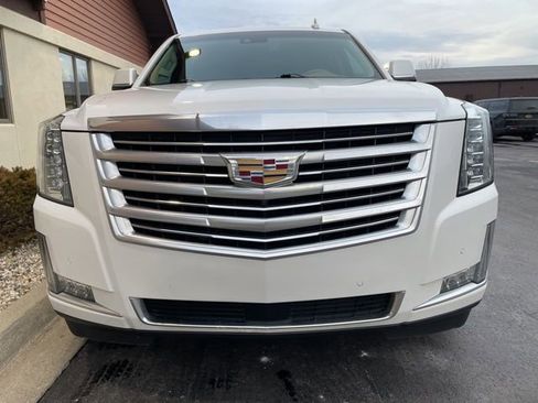 Used 2016 Cadillac Escalade Platinum image 12