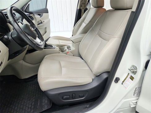 Used 2018 Nissan Rogue Sport SL image 19