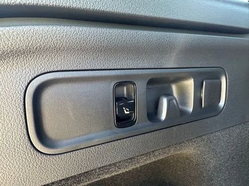 Used 2026 Mercedes-Benz GLC 300 4MATIC image 36