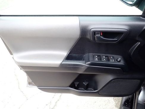 Certified 2019 Toyota Tacoma SR w/ SR Convenience Package AWD/4WD image 21