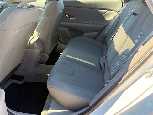 Used 2024 Hyundai Elantra SEL w/ Convenience Package image 8