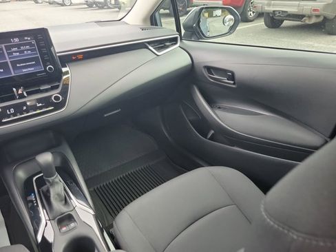 Used 2022 Toyota Corolla LE image 23