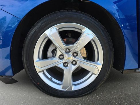 Used 2018 Chevrolet Volt LT w/ Comfort Package image 37