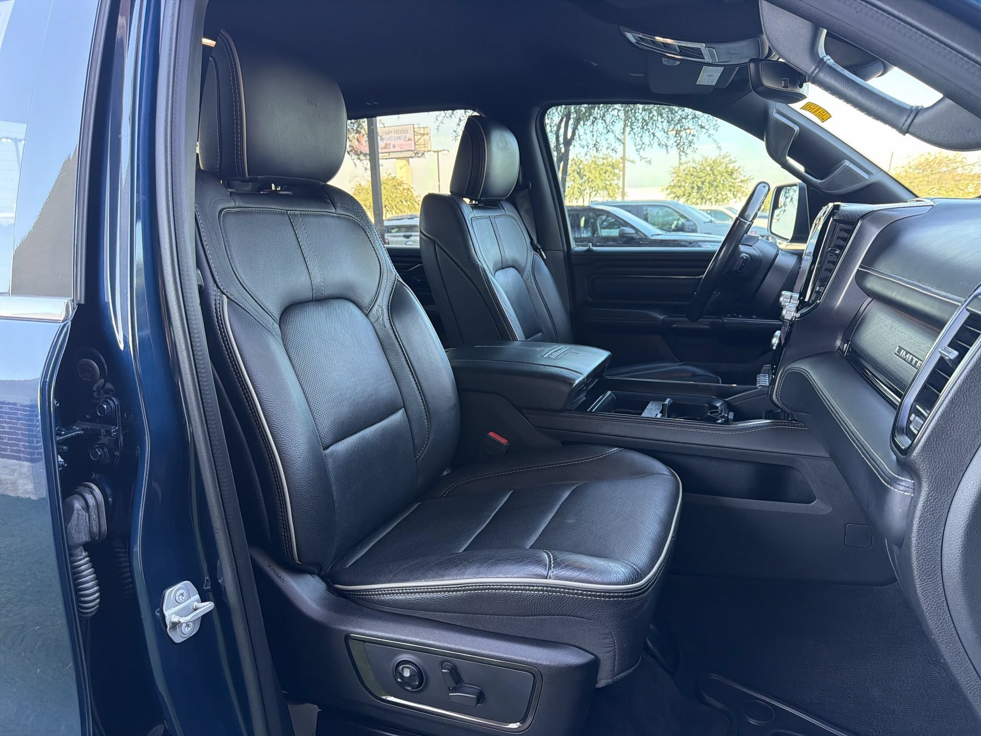 Used 2022 RAM 1500 Limited w/ Body Color Bumper Group AWD/4WD image 24