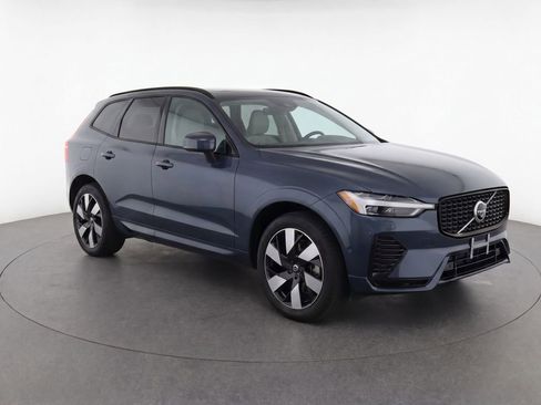 Certified 2025 Volvo XC60 T8 Plus w/ Protection Package Premier AWD/4WD image 2