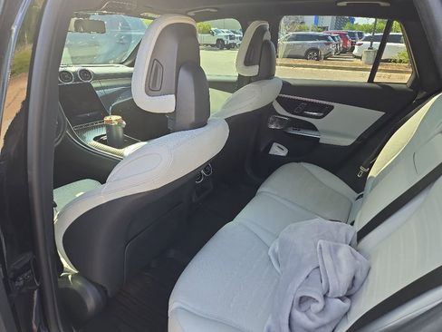 Used 2024 Mercedes-Benz GLC 300 image 8