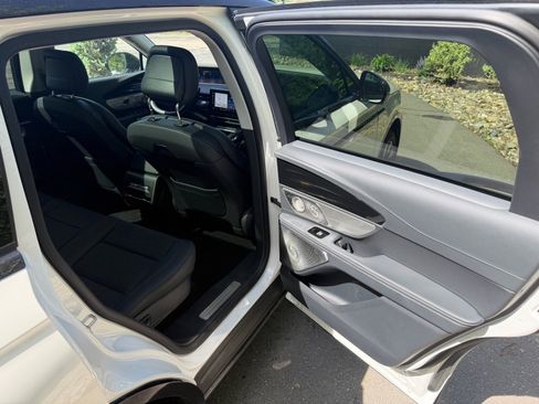 New 2026 Lincoln Nautilus Reserve AWD/4WD image 14