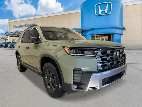 New 2026 Honda Pilot TrailSport image 9
