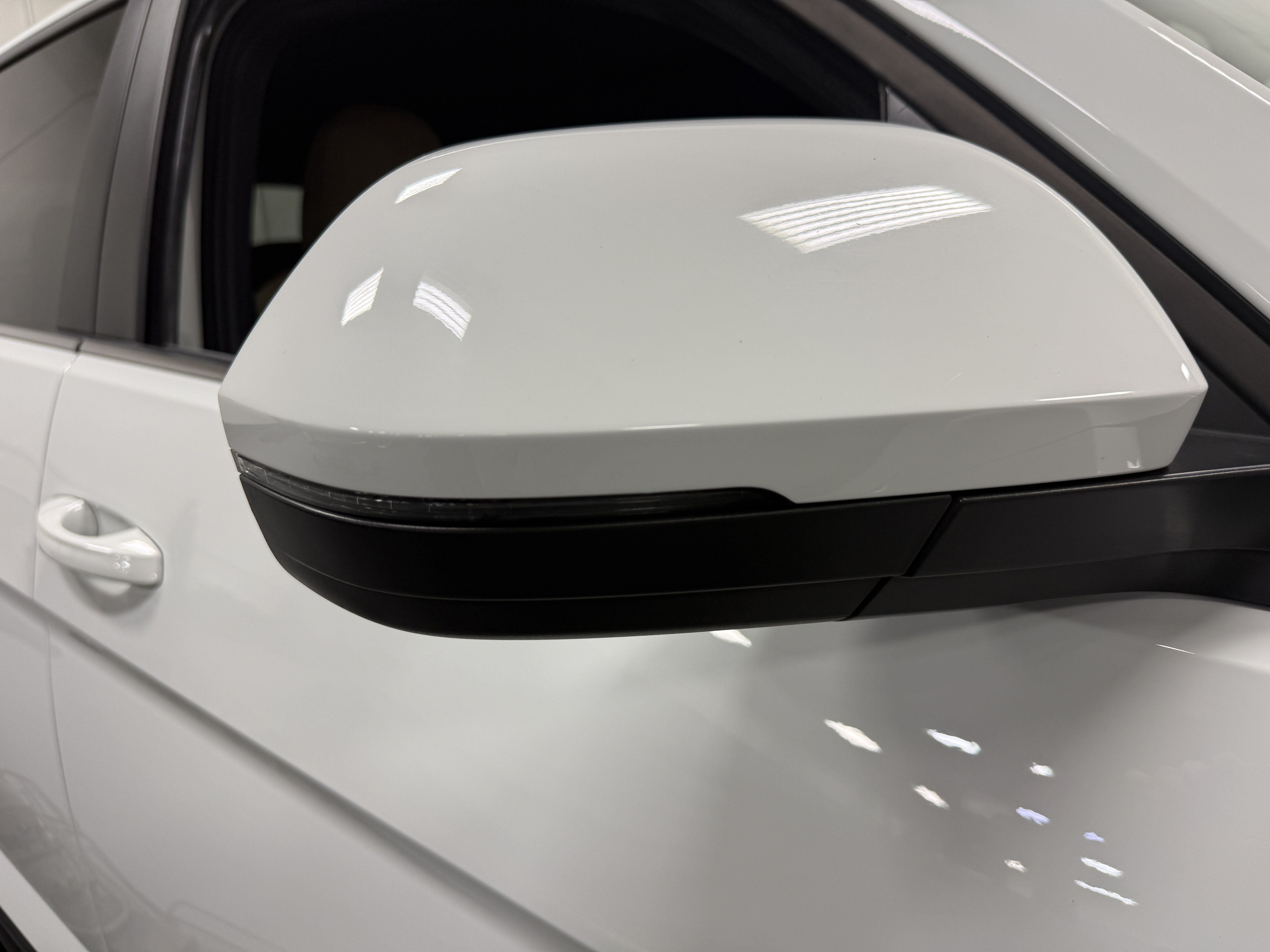 Certified 2020 Volkswagen Atlas Cross Sport SE w/ Panoramic Sunroof Package AWD/4WD image 26