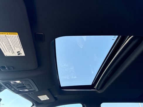 Used 2025 Chevrolet Silverado 2500 ZR2 w/ Technology Package image 14