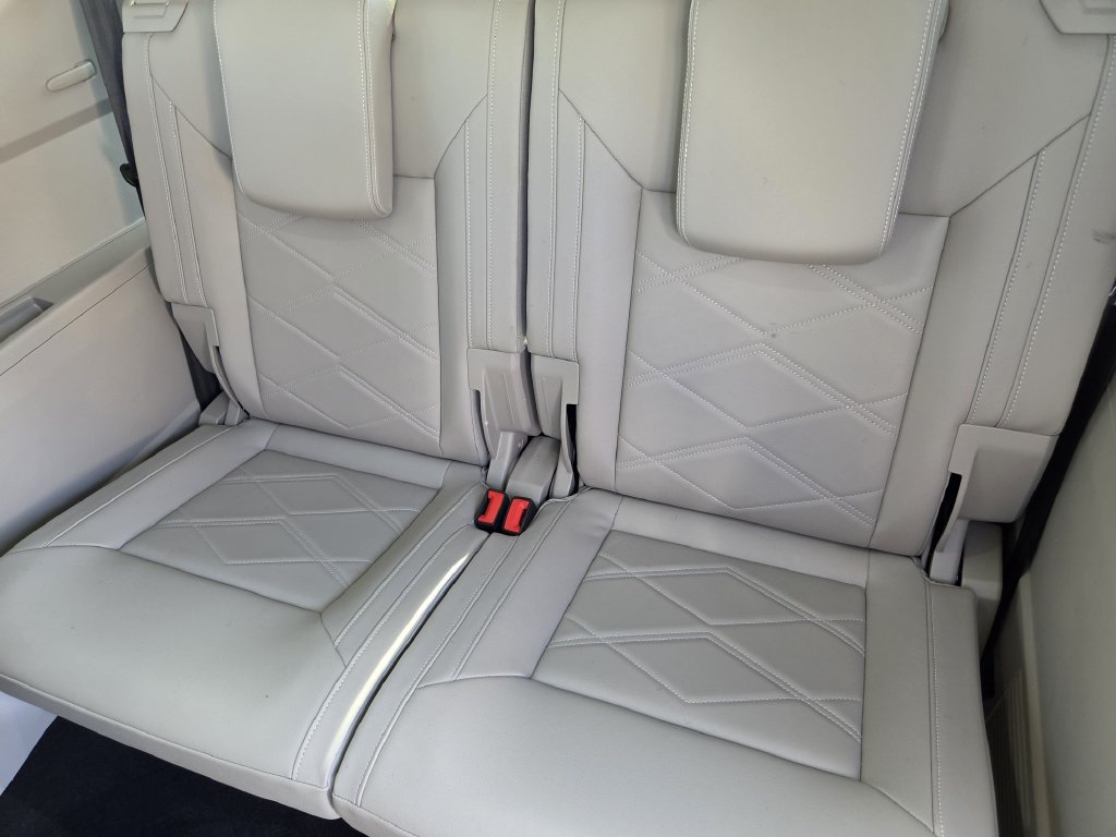 Used 2026 Volkswagen Atlas SE FWD image 23