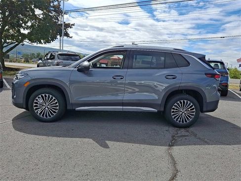 New 2025 Volkswagen Tiguan S image 6