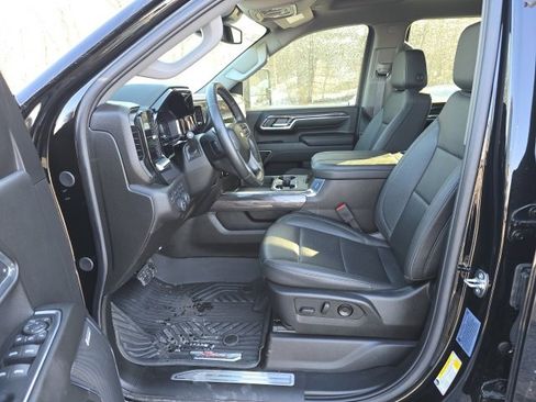 Used 2024 Chevrolet Silverado 2500 LTZ w/ LTZ Plus Package image 4