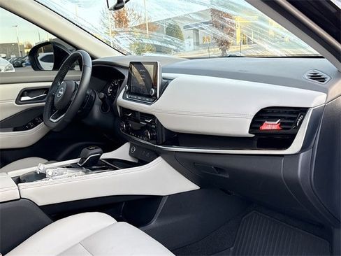 Used 2023 Nissan Rogue SL image 21