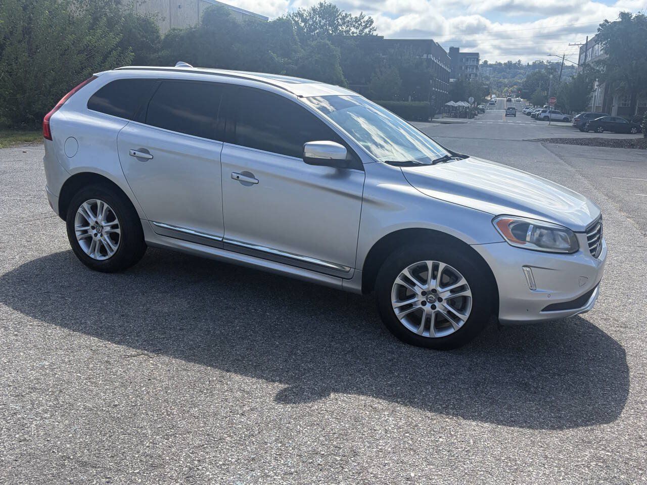 Used 2015 Volvo XC60 T5 Premier FWD image 4